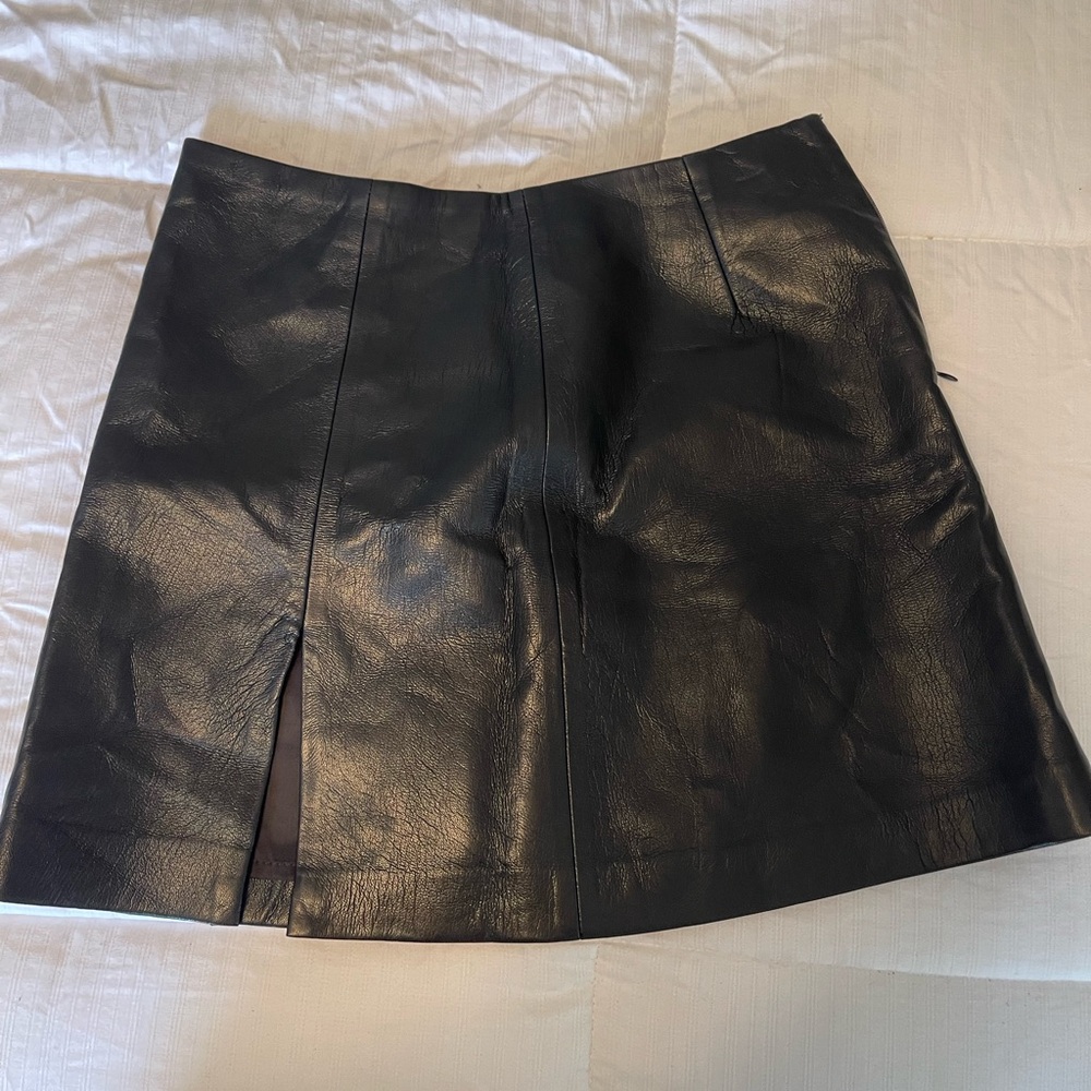 Aritzia leather skirt size Small